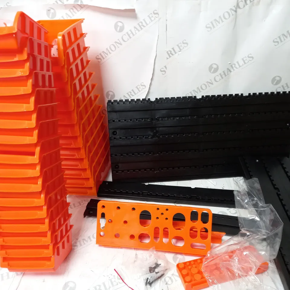 BOXED BUILDCRAFT WALL STORAGE SET