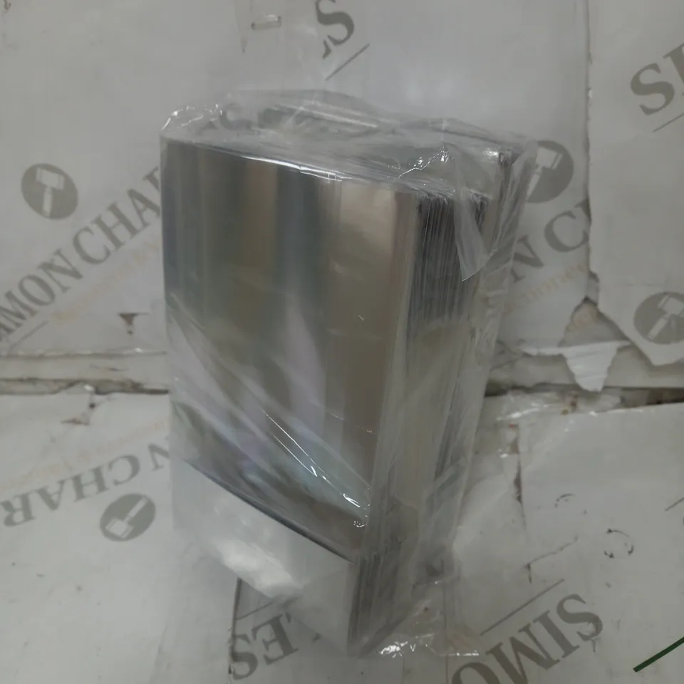 BOX OF APPROXIMATELY 1000PCS OF PLASTIC PACKING BAGS 