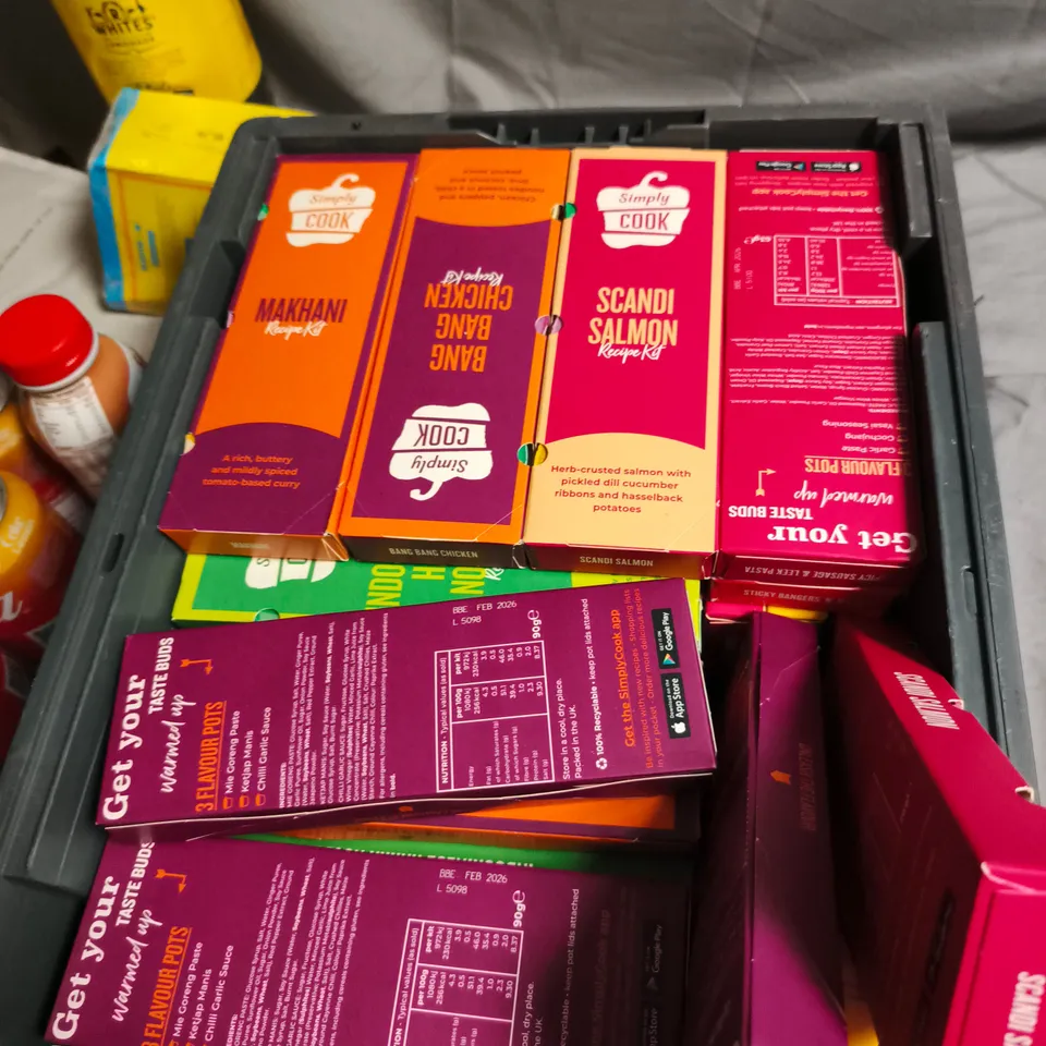 APPROXIMATELY 30 X SIMPLY COOK RECIPE KITS – ASSORTED FLAVOURS (CHILLI CON CARNE, SCANDI SALMON, MAKHANI)
