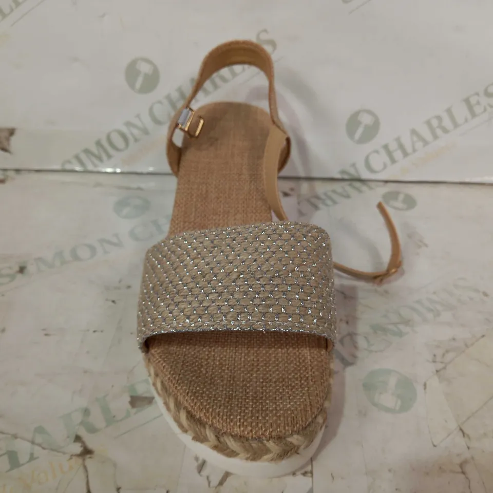BOXED PAIR OF DESIGNER OPEN TOE WEDGE SANDALS IN SAND COLOUR EU SIZE 38