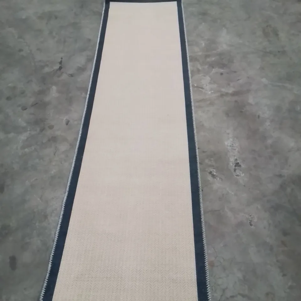 QUALITY DESIGNER AREA RUG - APPROXIMATELY 230X60CM