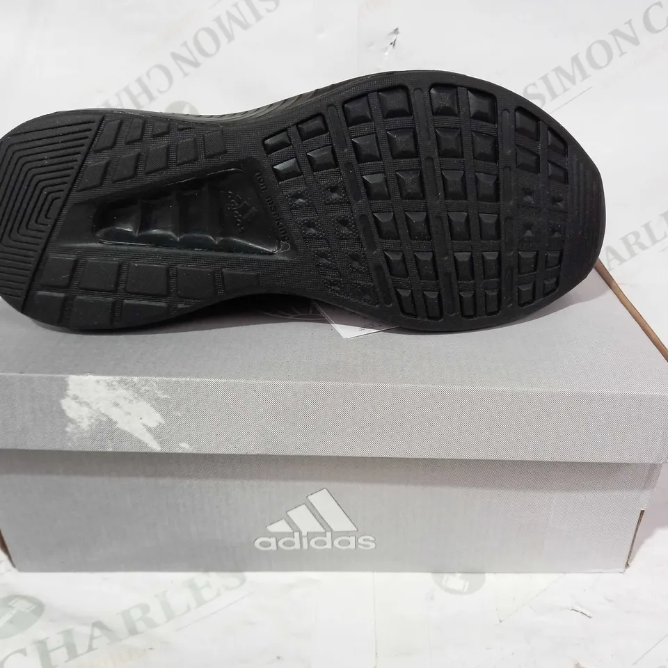 BOXED PAIR OF ADIDAS RUNFALCON 2.0 K SHOES IN BLACK UK SIZE 4