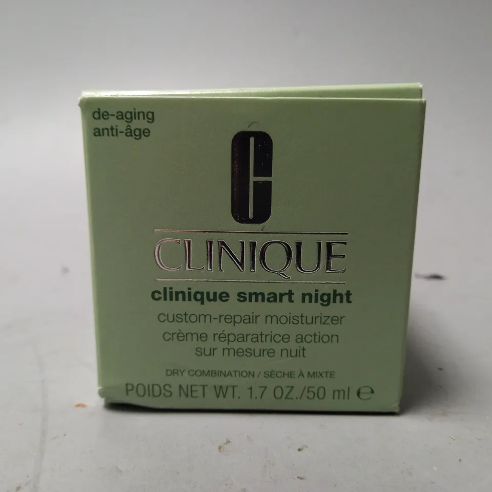 CLINIQUE SMART NIGHT CUSTOM-REPAIR MOISTURIZER