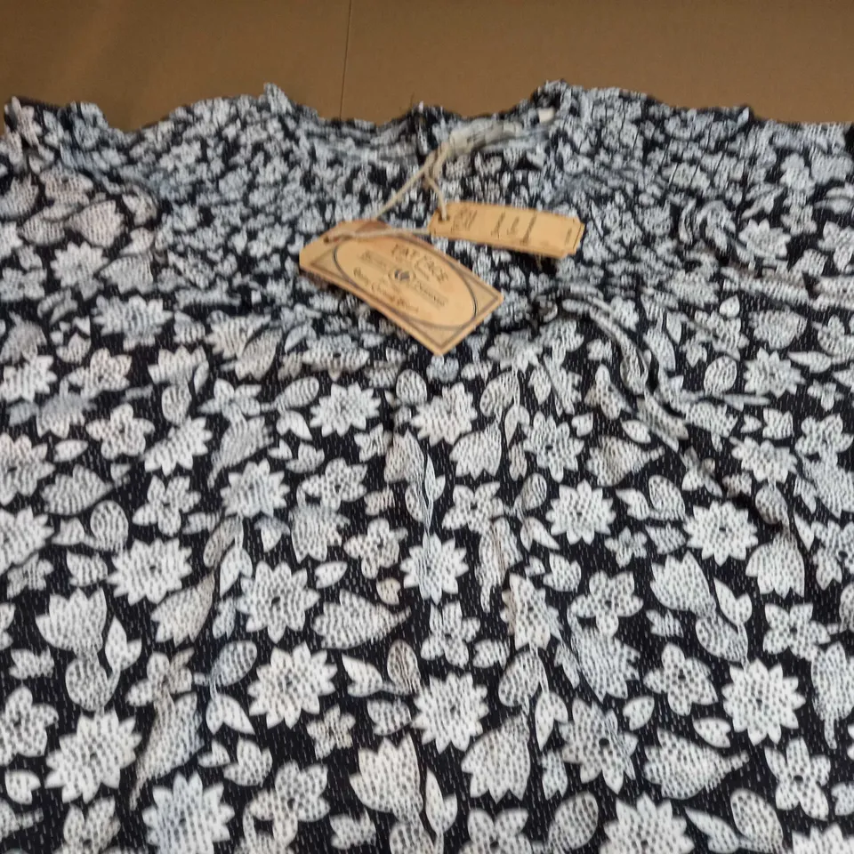 FAT FACE SIENNA SPRINGTIME FLORAL TOP IN BLACK/WHITE - UK 14