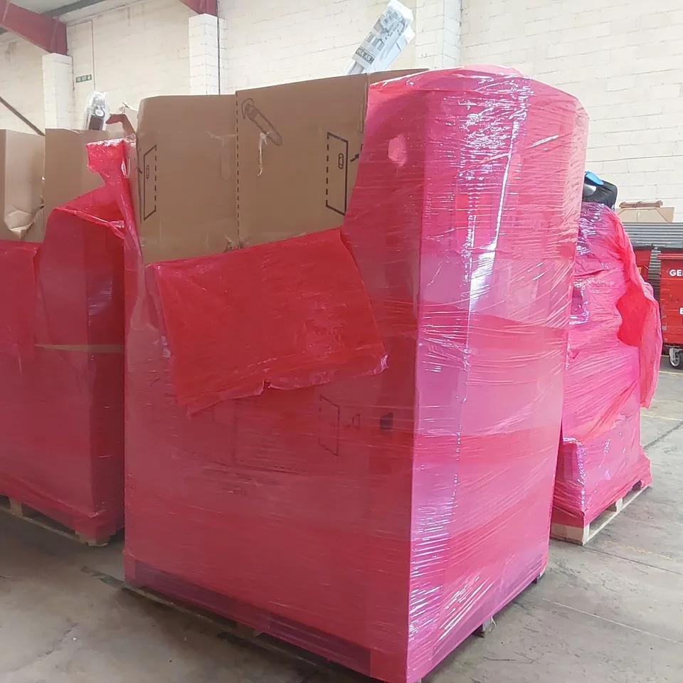 PALLET OF ASSORTED ITEMS INCLUDING: CHILDREN'S TRICYCLE, BALANCE BIKE, MATTRESS TOPPER, BLINDS ECT