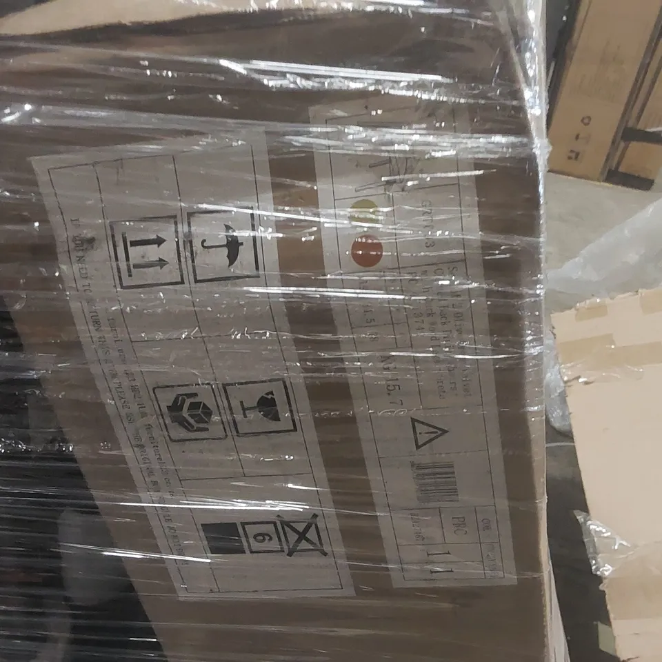 PALLET CONTAINING A VERY LARGE QUANTITY OF ASSORTED FURNITURE ITEMS INCLUDING: STOOL, SINK, CONSOLE TABLE, CHAIRS ECT