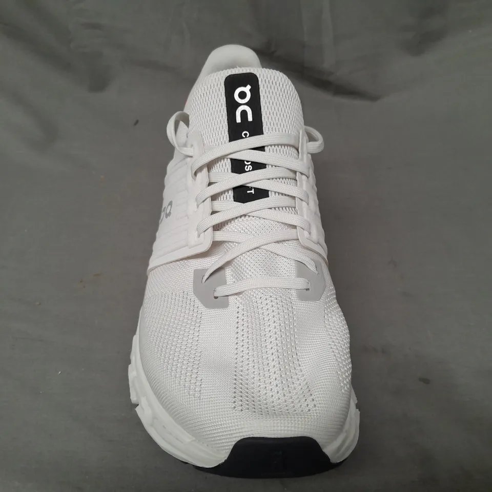 PAIR OF ON CLOUDSWIFT SHOES IN OFF-WHITE UK SIZE 9