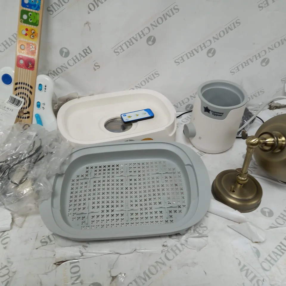 APPROXIMATELY 3 ASSOTERD HOME ITEMS INCLUDING KIDS TOY GUITAR