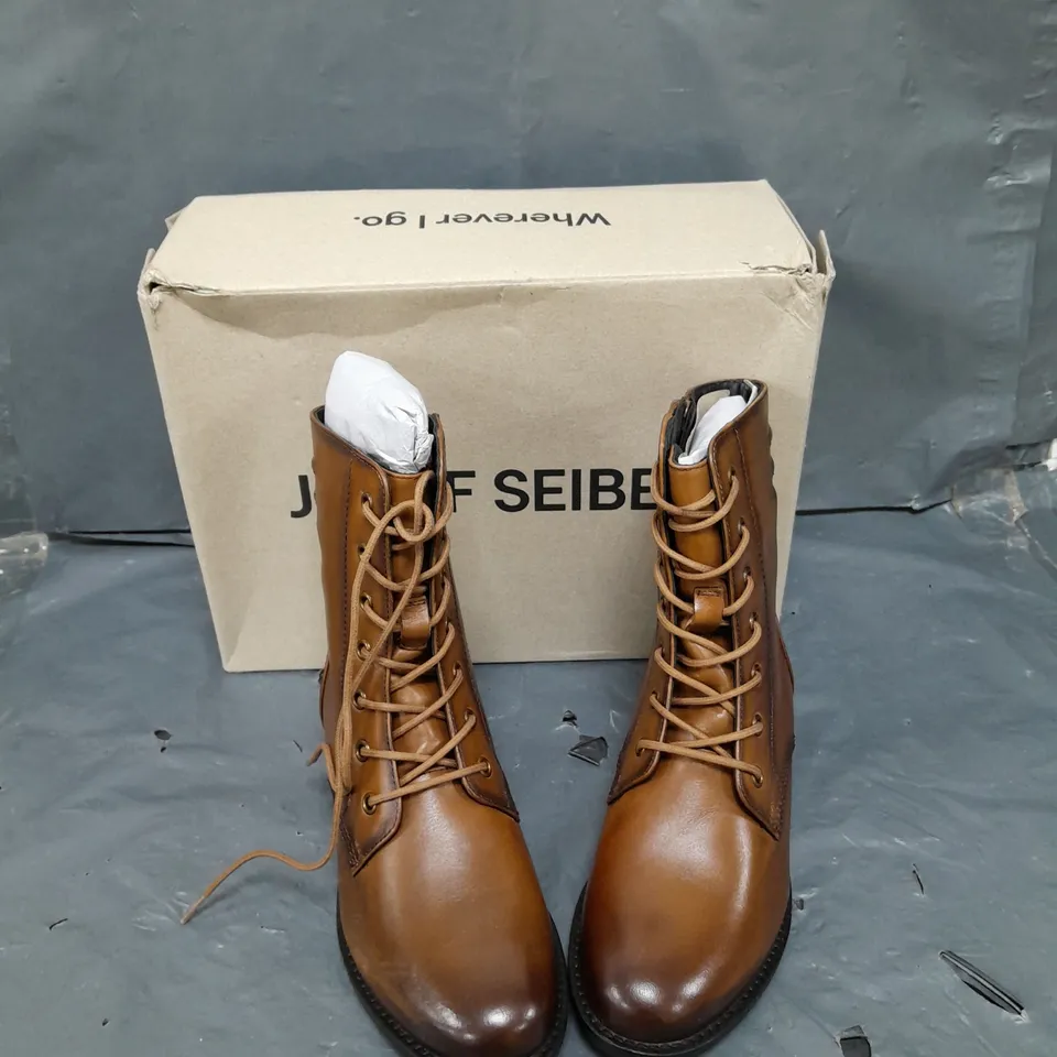 BOXED PAIR OF JOSEF SEIBEL SIMONA 01 LACE UP BOOT - SIZE 38 