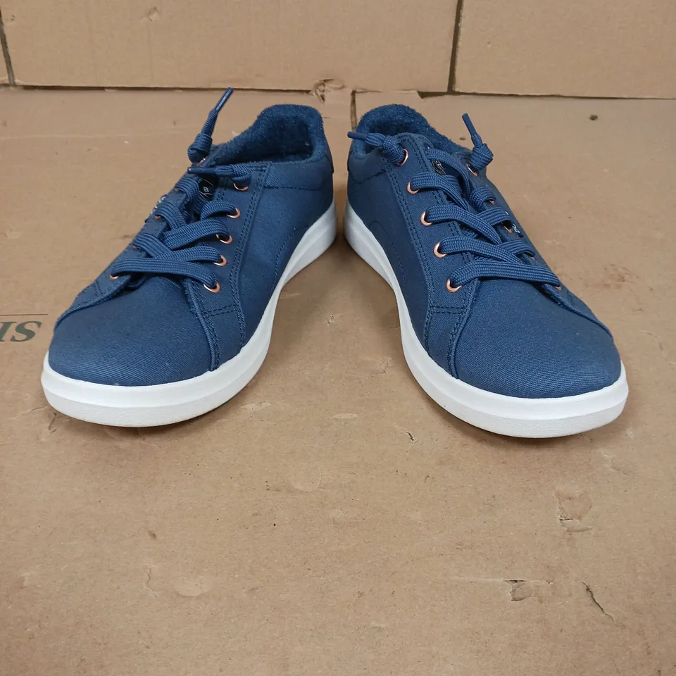 BOBS FROM SKECHEERS TRAINERS BLUE SIZE 6