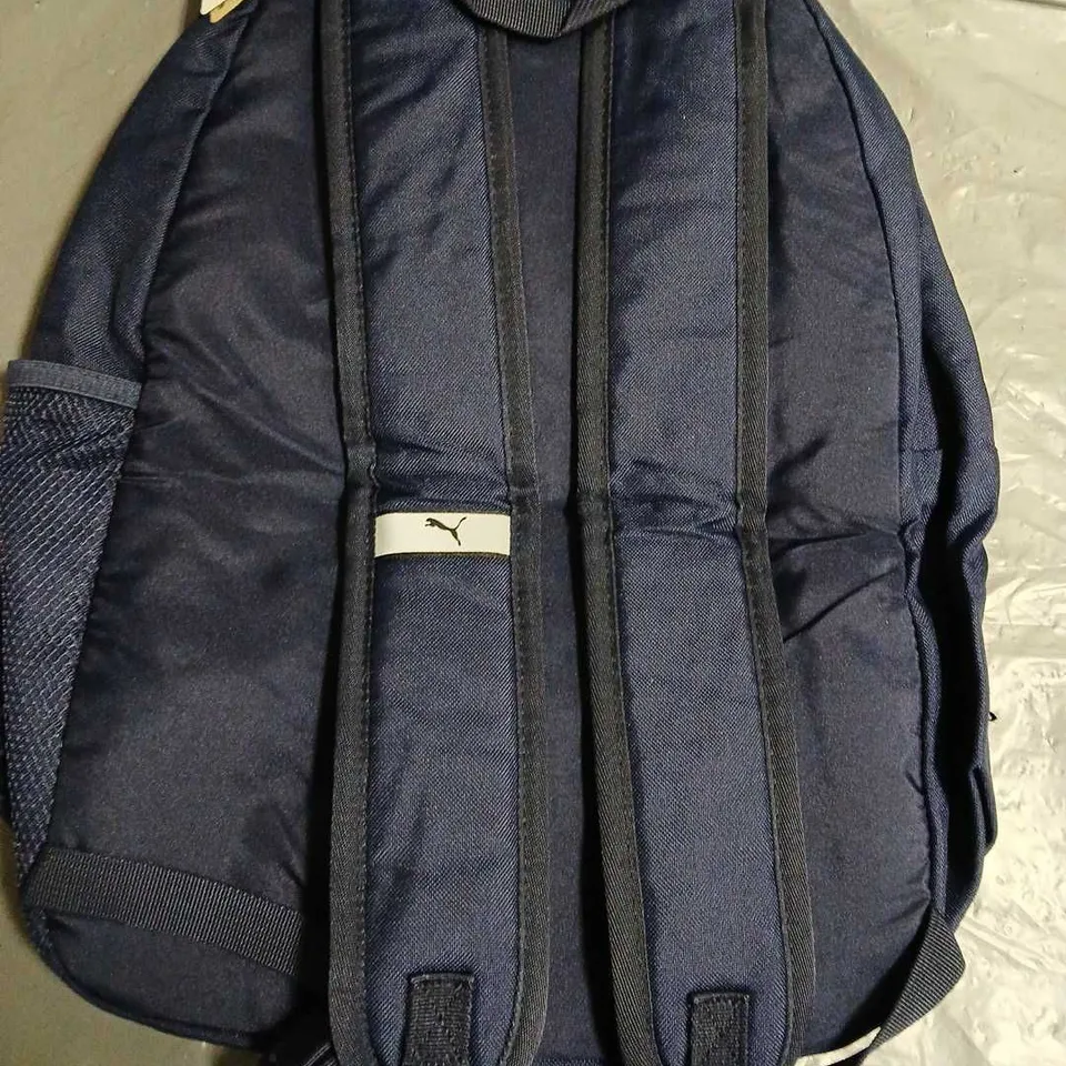 PUMA PHASE BACKPACK IN NAVY