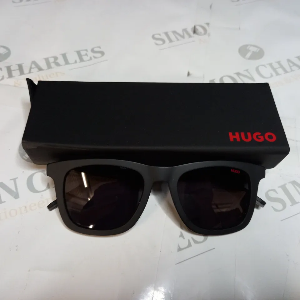 HUGO BOSS SUNGLASSES