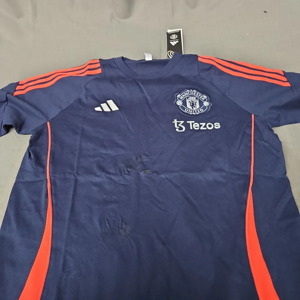 MANCHESTER UNITED FC TRAINING TOP - SIZE SMALL