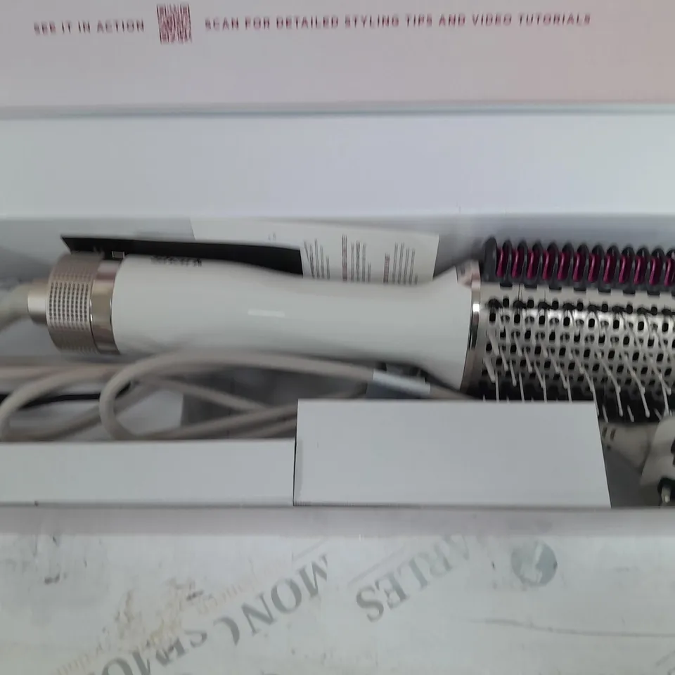 BOXED SHARK SMOOTHSTYLE HOT BRUSH & SMOOTHING COMB
