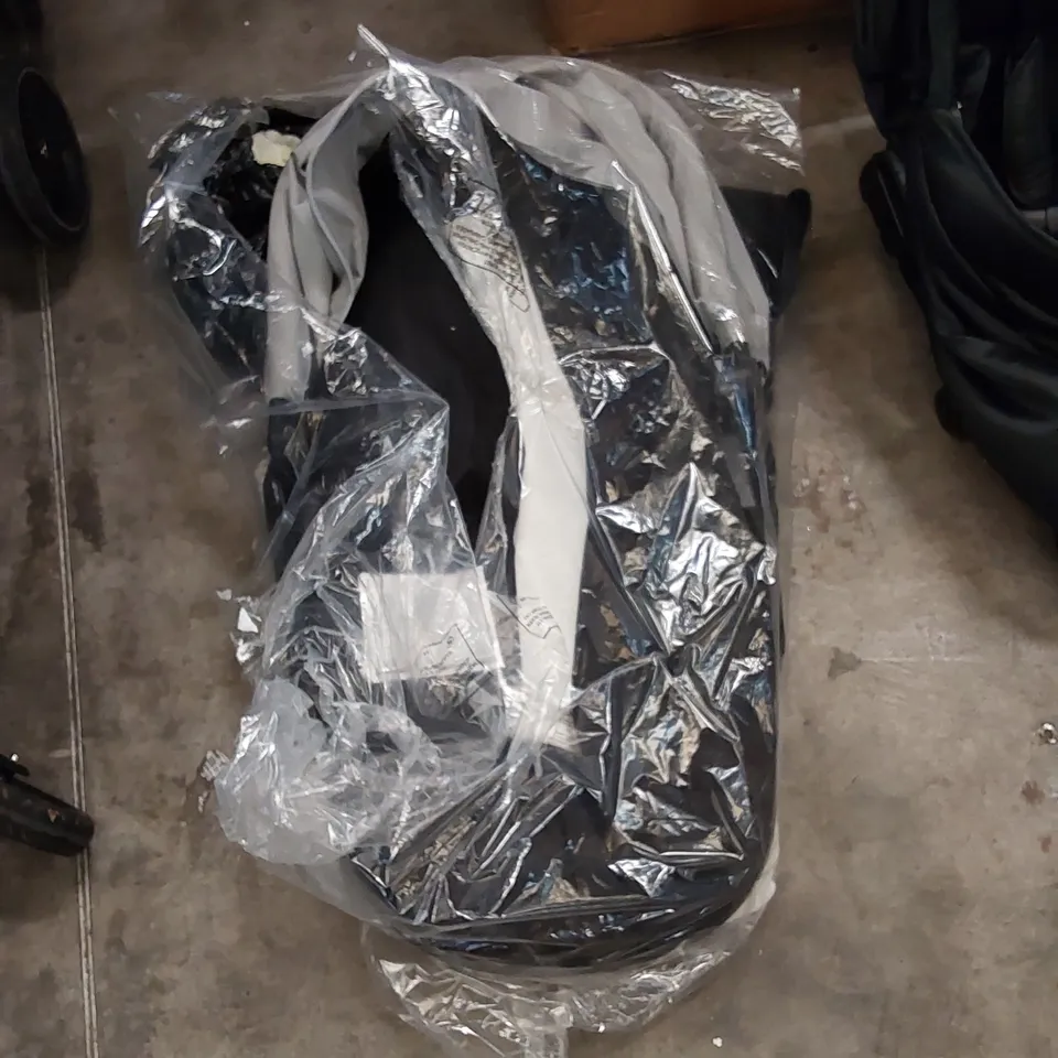 BAGGED TRAVEL CARRY COT