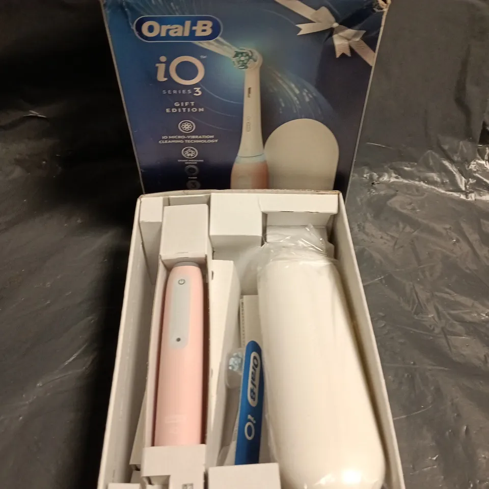 ORAL-B IO SERIES 3 ELECTRIC TOOTHBRUSH