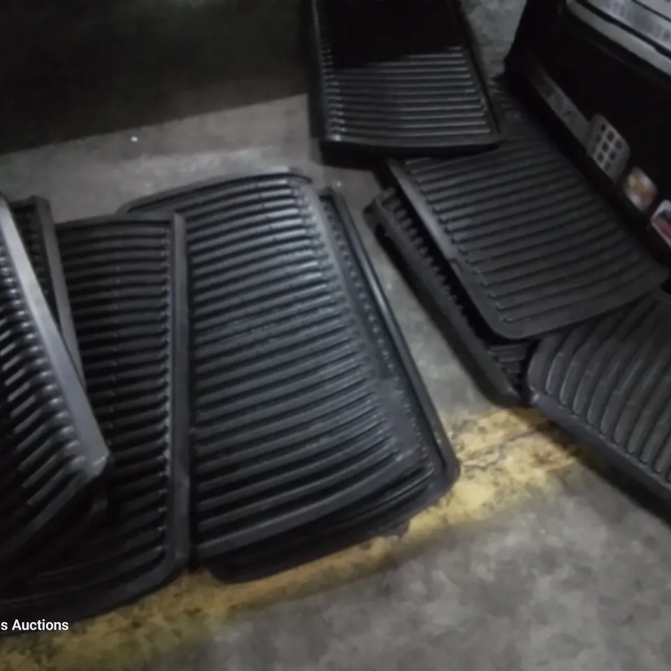 APPROXIMATELY 11 ASSORTED GRIDDLES