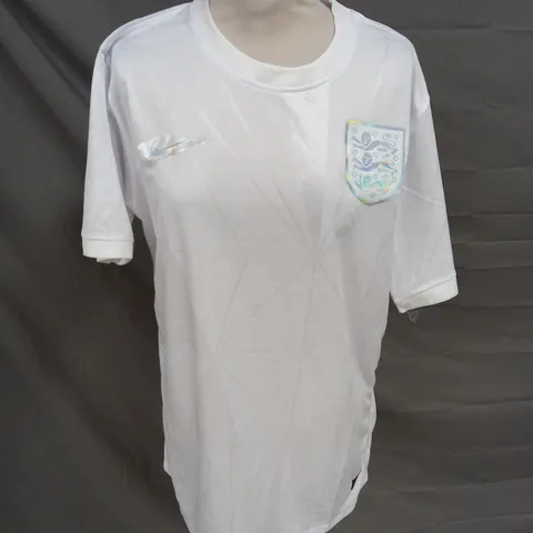 NIKE ENGLAND WOMENS FOOTBALL JERSEY IN WHITE SIZE L