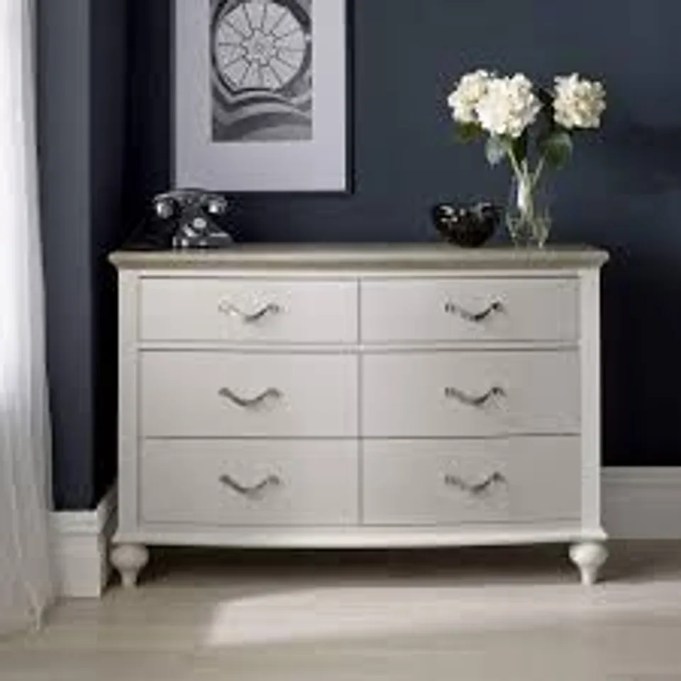 BOXED BENTLEY DESIGNS MONTREUX GREY AND WASHED OAK 6 DRAWER WIDE CHEST