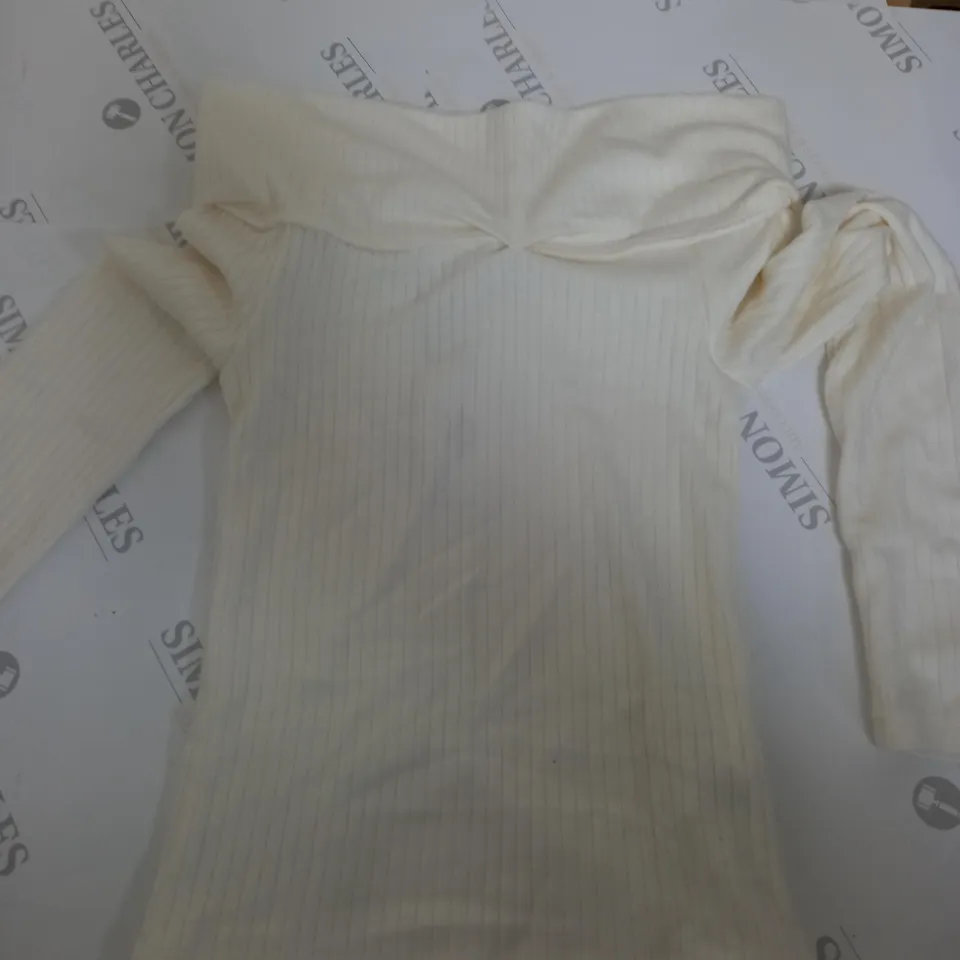 STRADIVARIUS CROPPED CREAM LONG SLEEVE TOP - XS