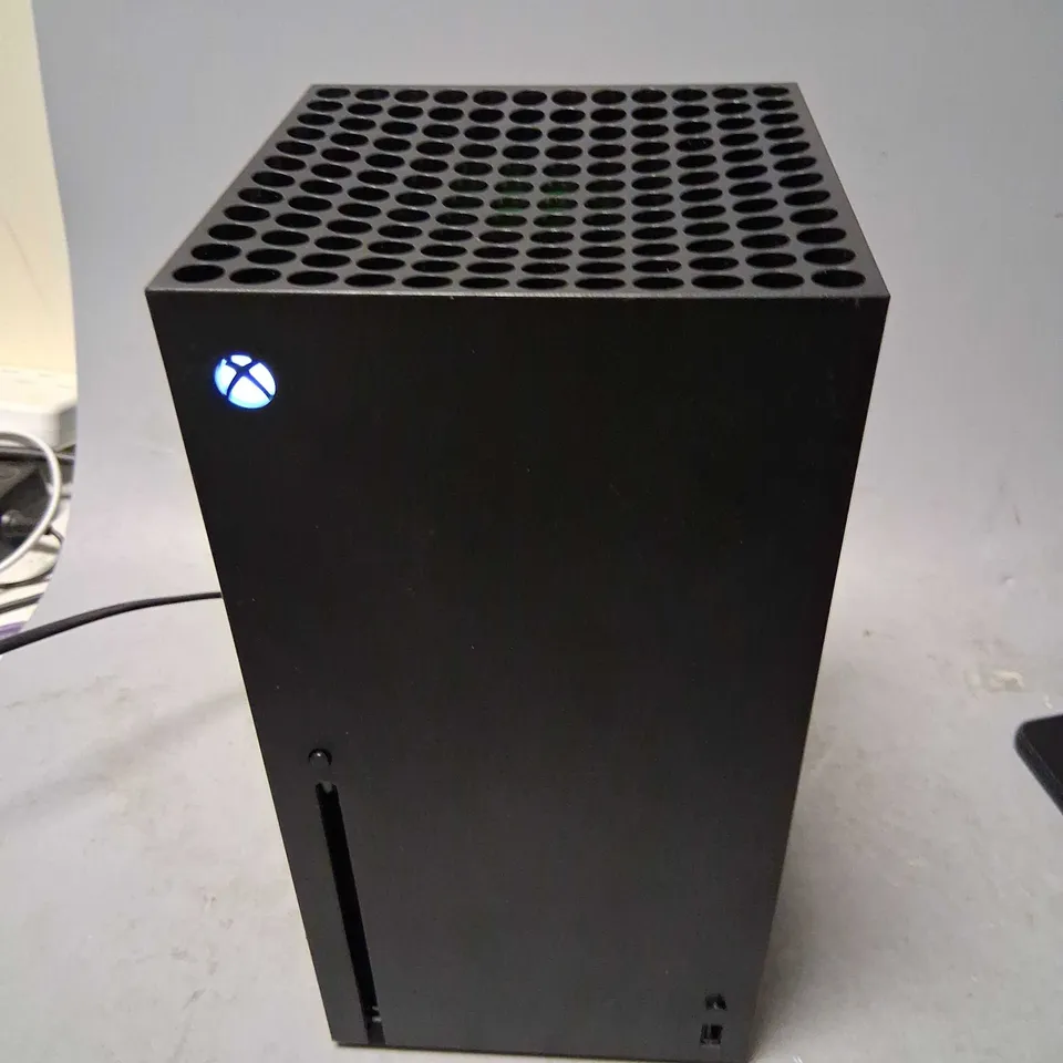 XBOX SERIES X GAMES CONSOLE