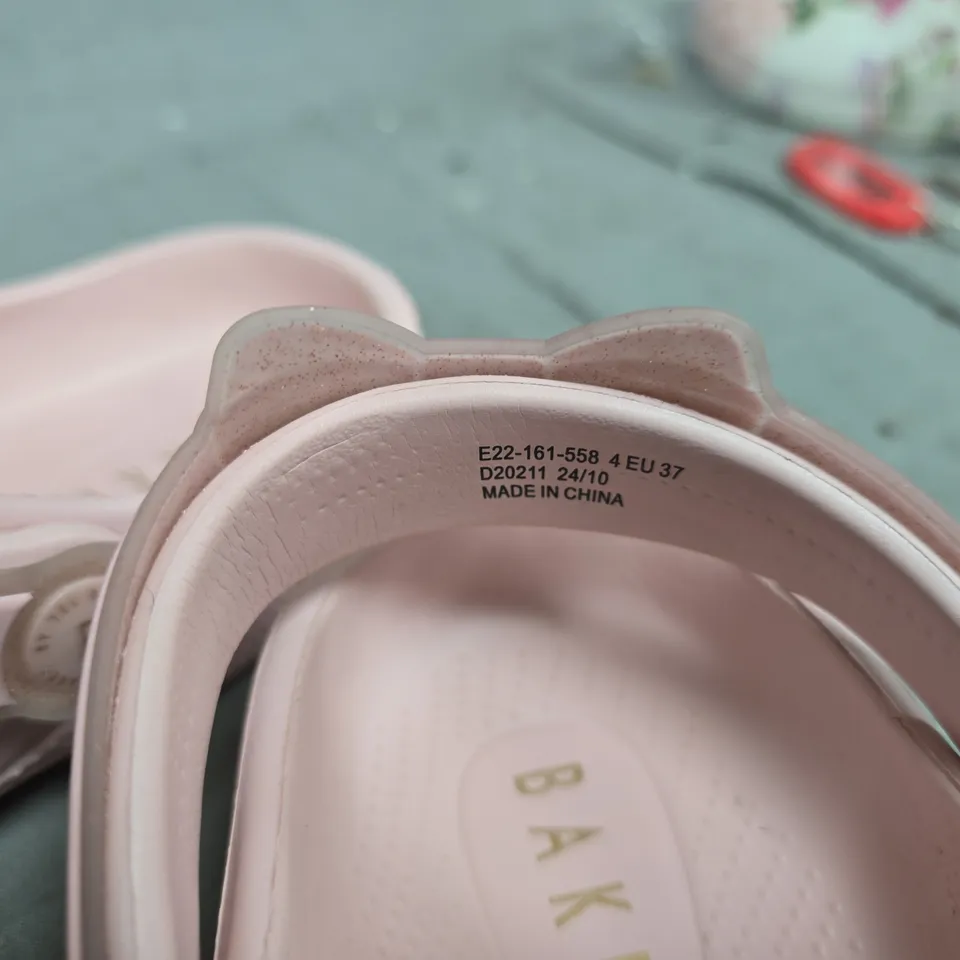 TED BAKER KIDS PINK CROCS-STYLE CLOGS WITH BOW UK4 