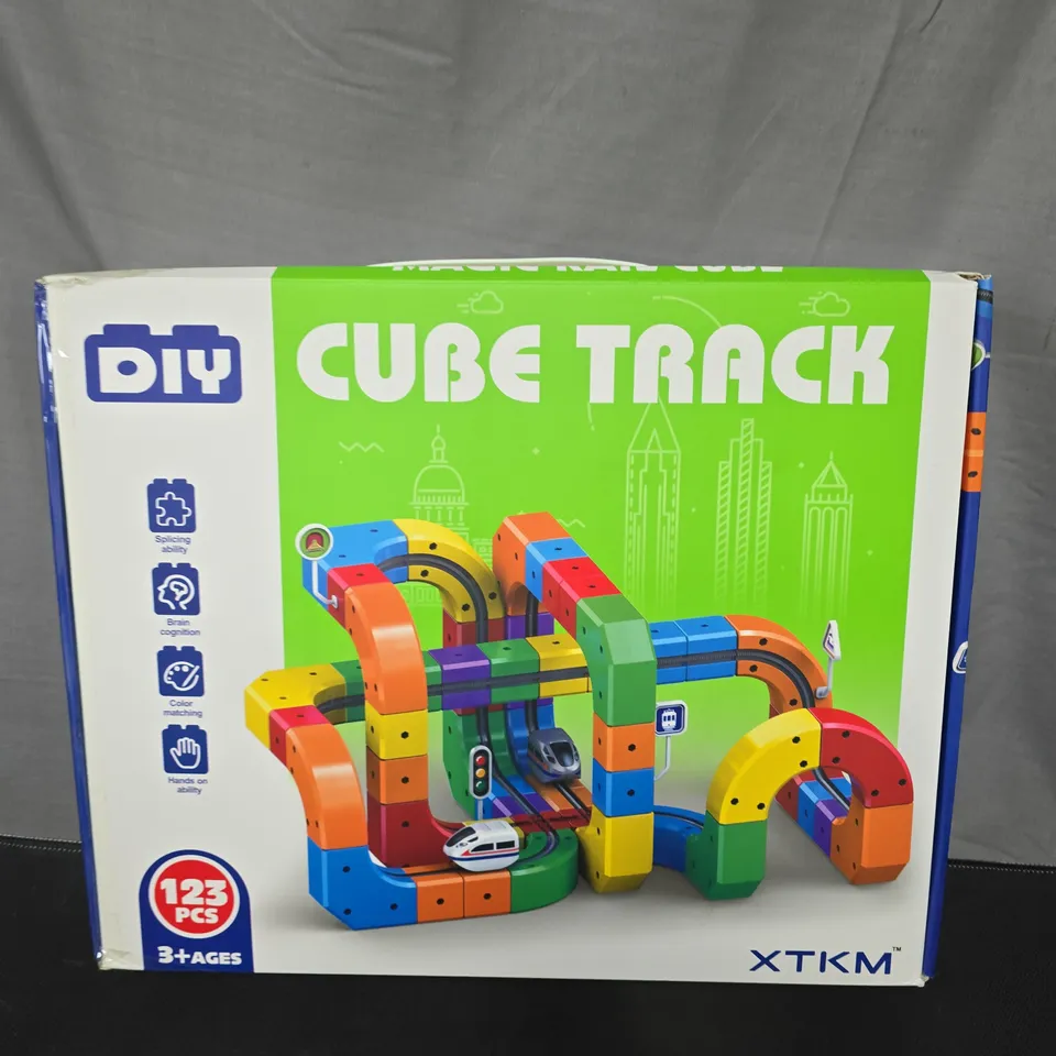 CUBE TRACK DIY CONSTRUCTION TOY SET – 123 PIECES (AGES 3+)