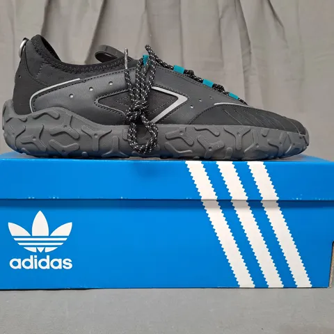 BOXED PAIR OF ADIDAS ATRIC23 SHOES IN BLACK/BLUE UK SIZE 12