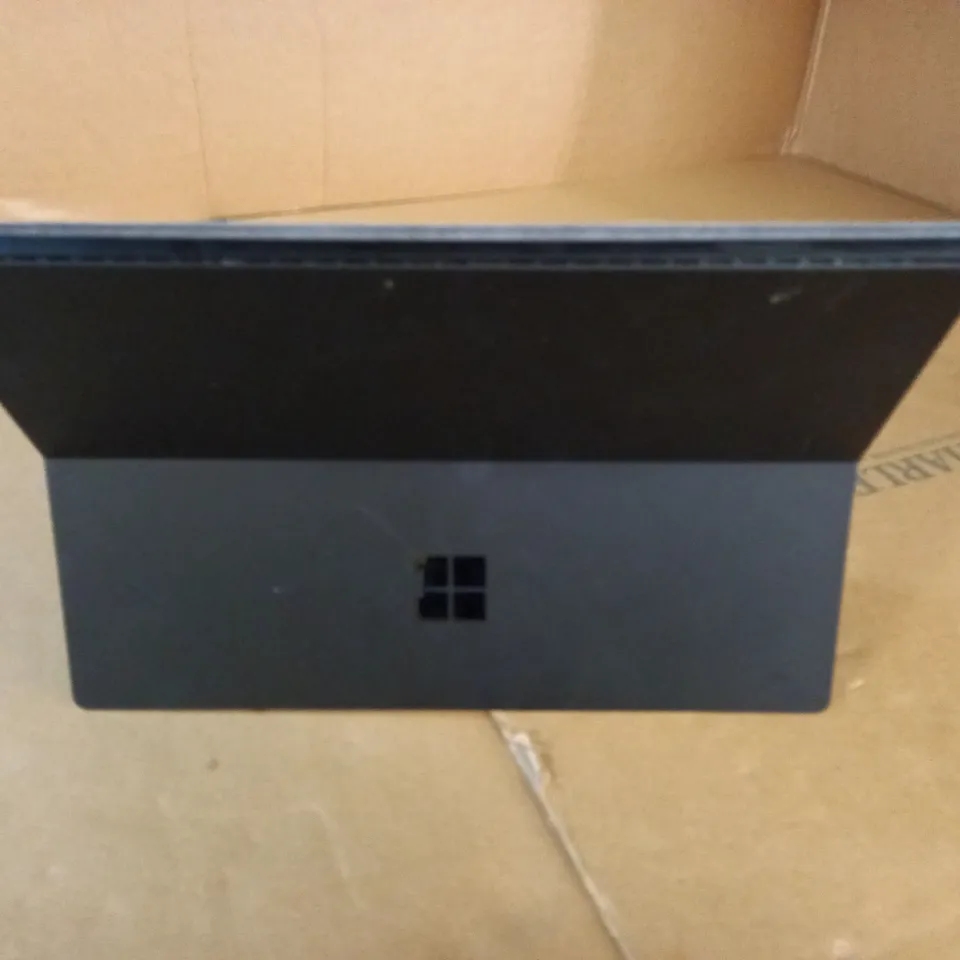 MICROSOFT SURFACE PRO I5-1035G4 8GB RAM 256 SSD -  MODEL 1866