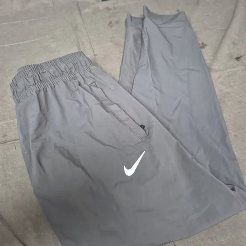 NIKE GREY TRACK PANTS SIZE L