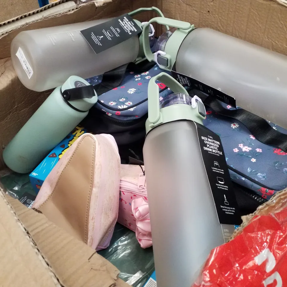 BOX CONTAINING ASSORTED PRODUCTS INCLUDING METRO BACKPACK, PICASSO GUESSING GAME, TRAVELLER SLING, PENCIL CASES & OVERSIZED DRINKS BOTTLE