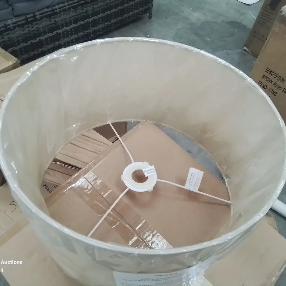 BOXED CREAM LAMP SHADE