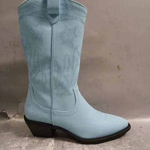 BOXED PAIR OF KOI SLINGSTAR COWBOY BOOTS IN BLUE SIZE UK 3