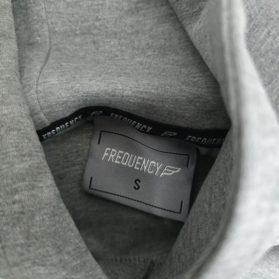 FREQUENCY LOGO HOODIE – GREY, SIZE S