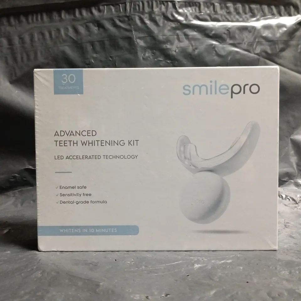 SMILE PRO ADVANCED TEETH WHITENING KIT