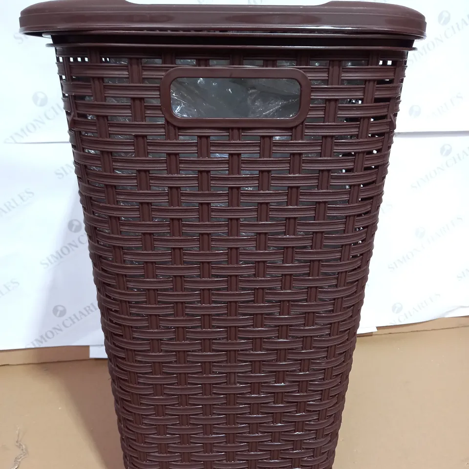 LARGE BROWN WICKER EFFECT BASKET 