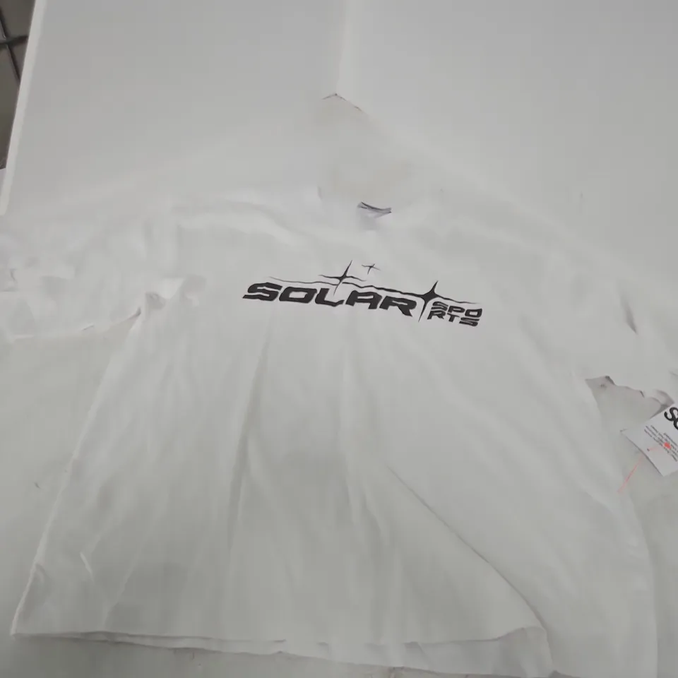 ASOS DESIGN - WHITE T-SHIRT – SIZE S (MADE IN BANGLADESH)