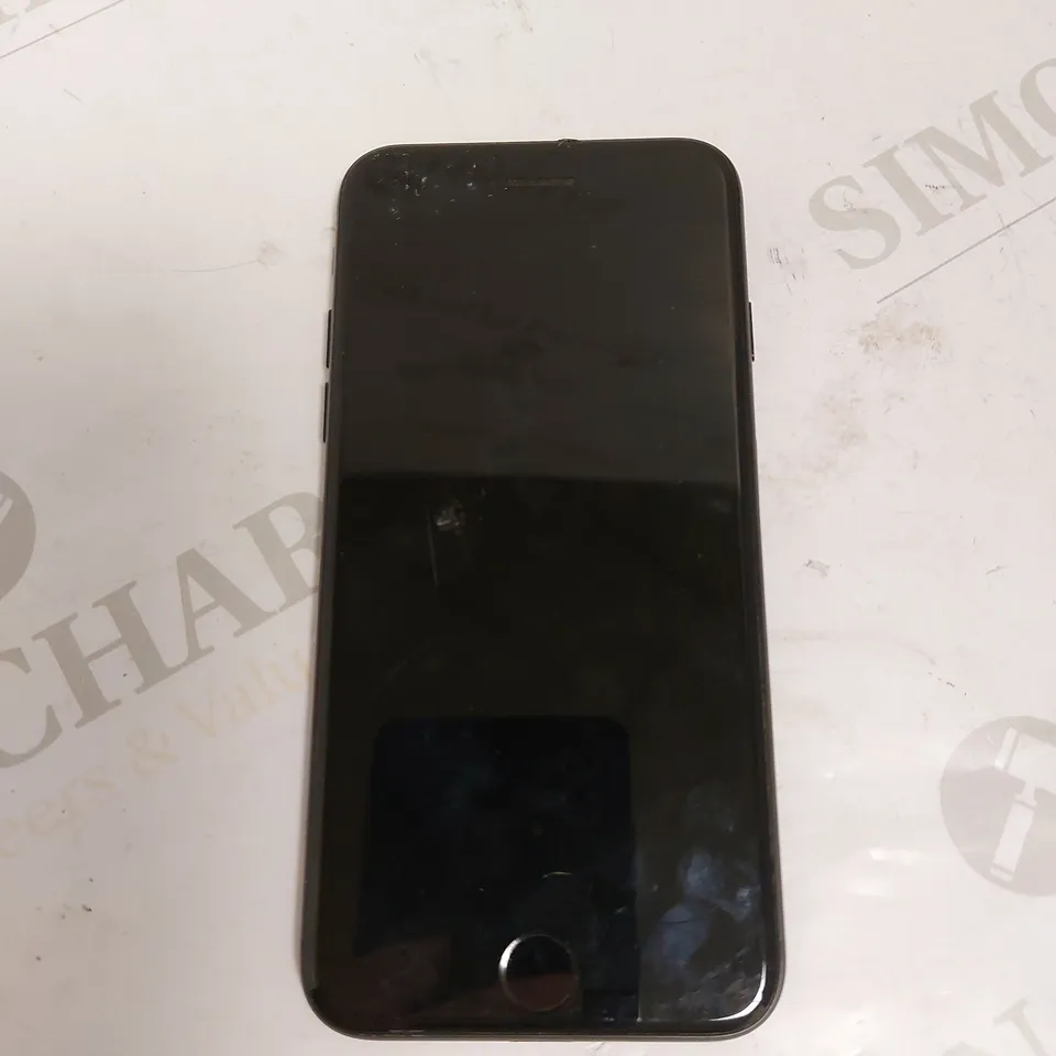 APPLE IPHONE 7 (A1778)