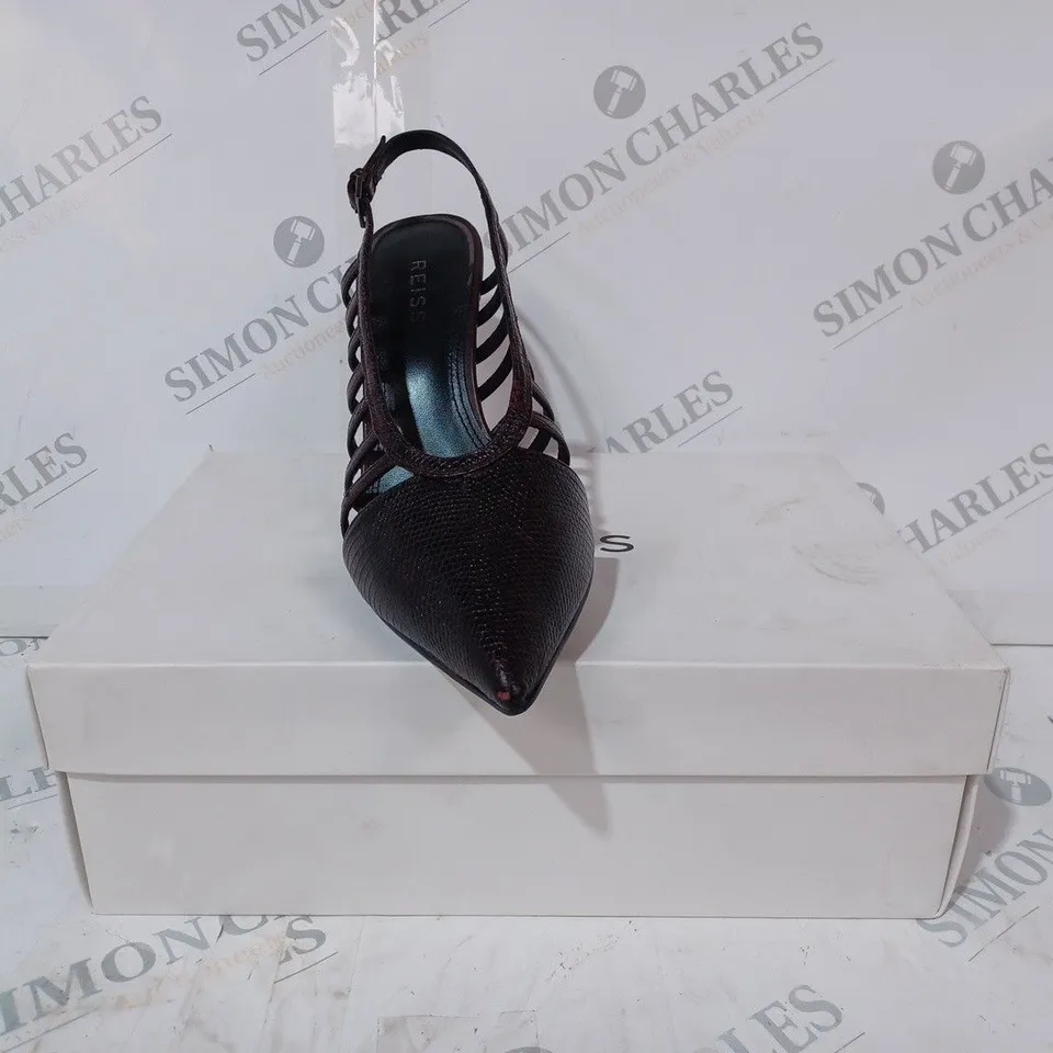 BOXED PAIR OF REISS DAPHNE SLINGBACK HEELS IN POMEGRANATE SIZE 6