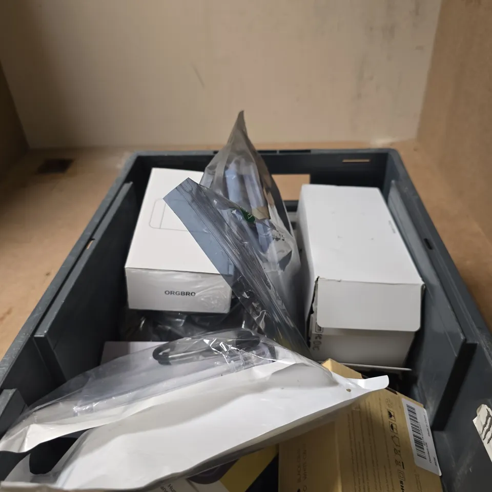 APPROXIMATELY 10 ASSORTED ITEMS INCLUDING M11 HANDHELD FAN AND DOORBELL CAMERA