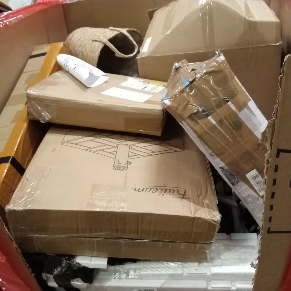 PALLET OF ASSORTED HOUSEHOLD GOODS AND PRODUCTS TO INCLUDE; COOLING FAN, PARASOL BASE, BASKET ETC