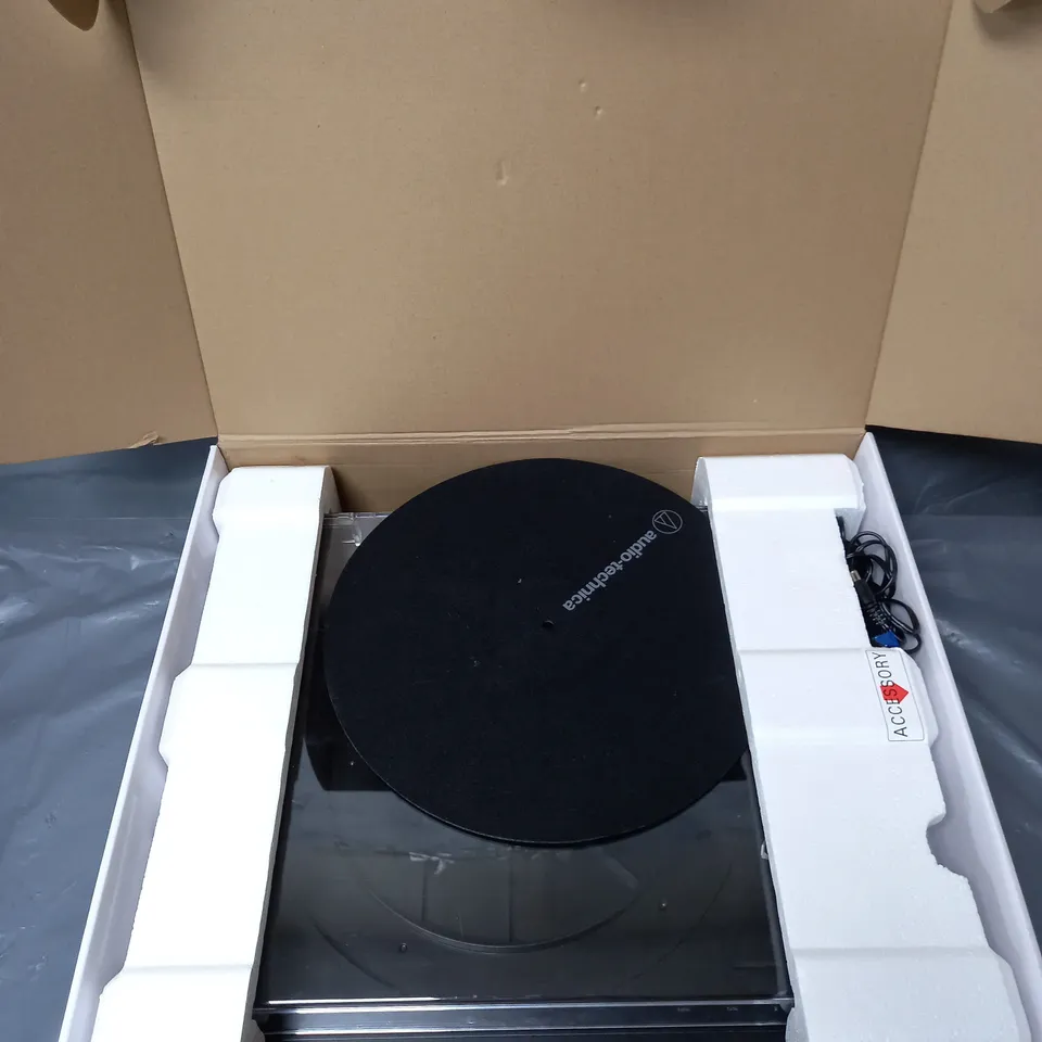 AUDIO TECHNICA LP60XUSB BLACK USB TURNTABLE