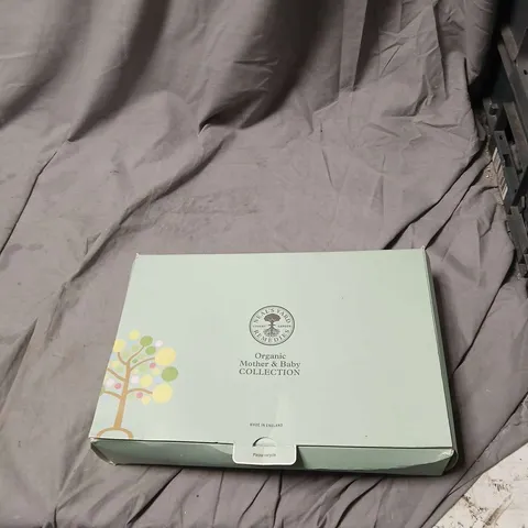ORGANIC MOTHER & BABY COLLECTION GIFT SET