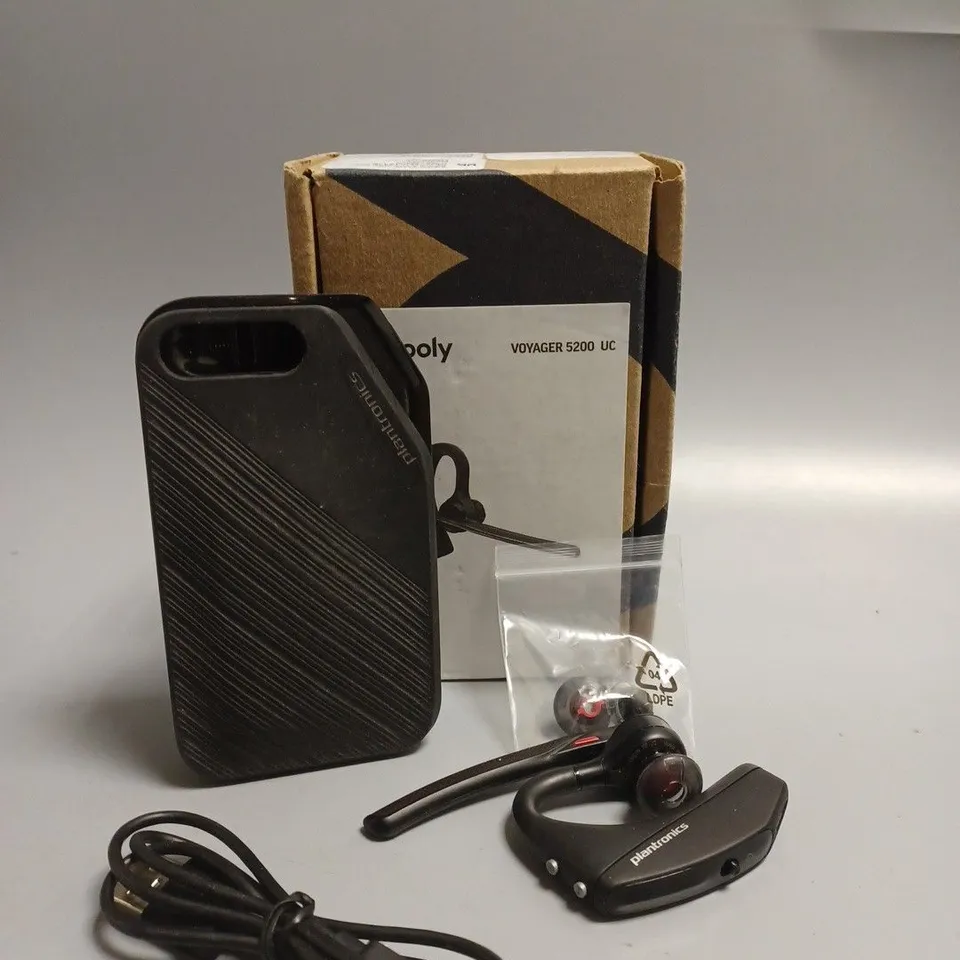BOXED POLY VOYAGER 5200 UC BLUETOOTH HEADSET 