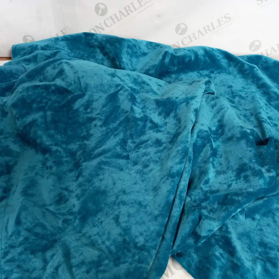 BLUE CRUHED VELVET DUVET SET