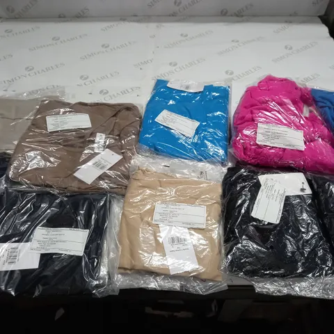 BAG OF APPROX 10 ASSORTED CLOTHING ITEMS TO INCLUDE - MAISON DE NIMES