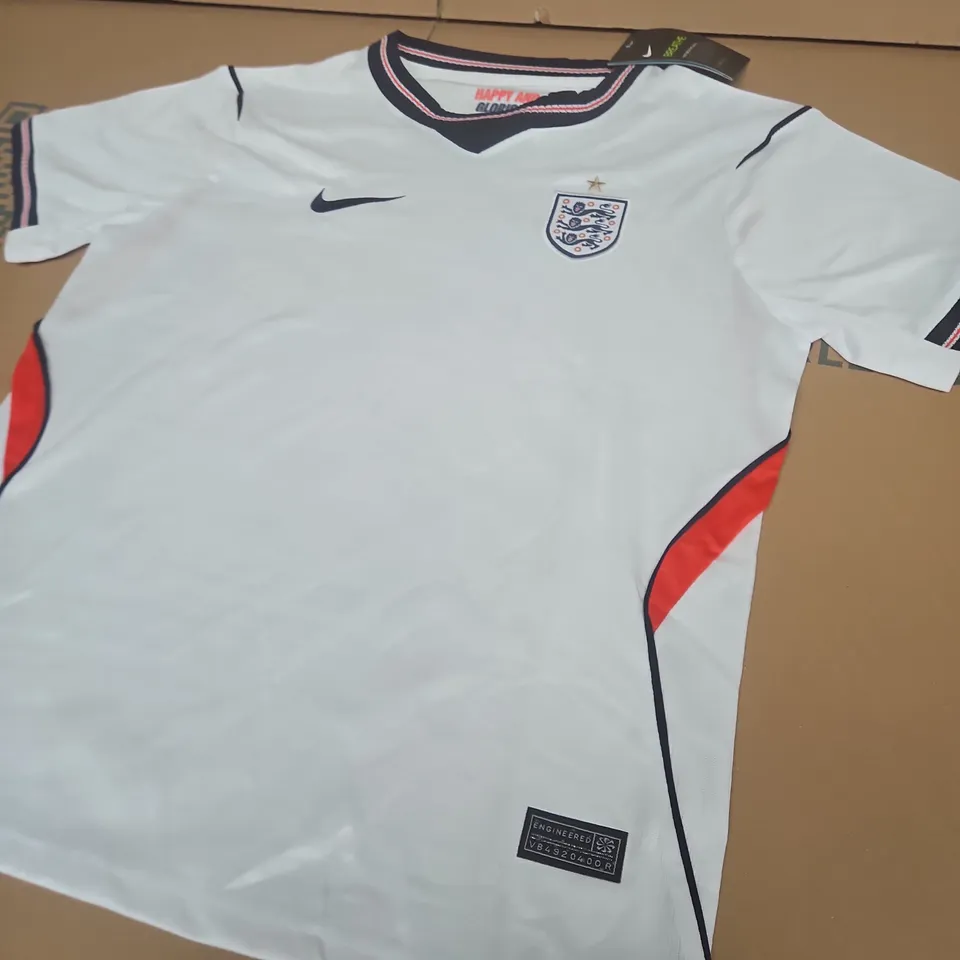 NIKE ENGLAND FOOTBALL SHIRT – SIZE 28
