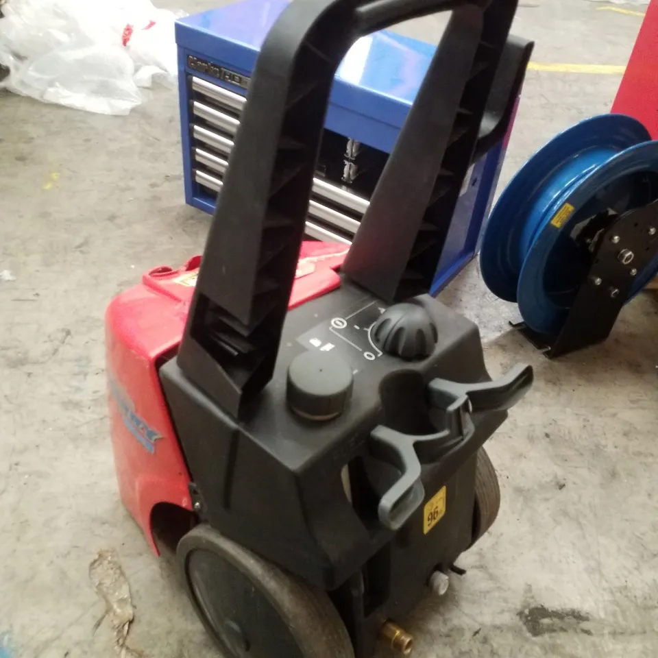 CLARKE HARRY 2 HOT WASH HIGH PRESSURE WASHER (230V) 145 BAR (2103PSI)