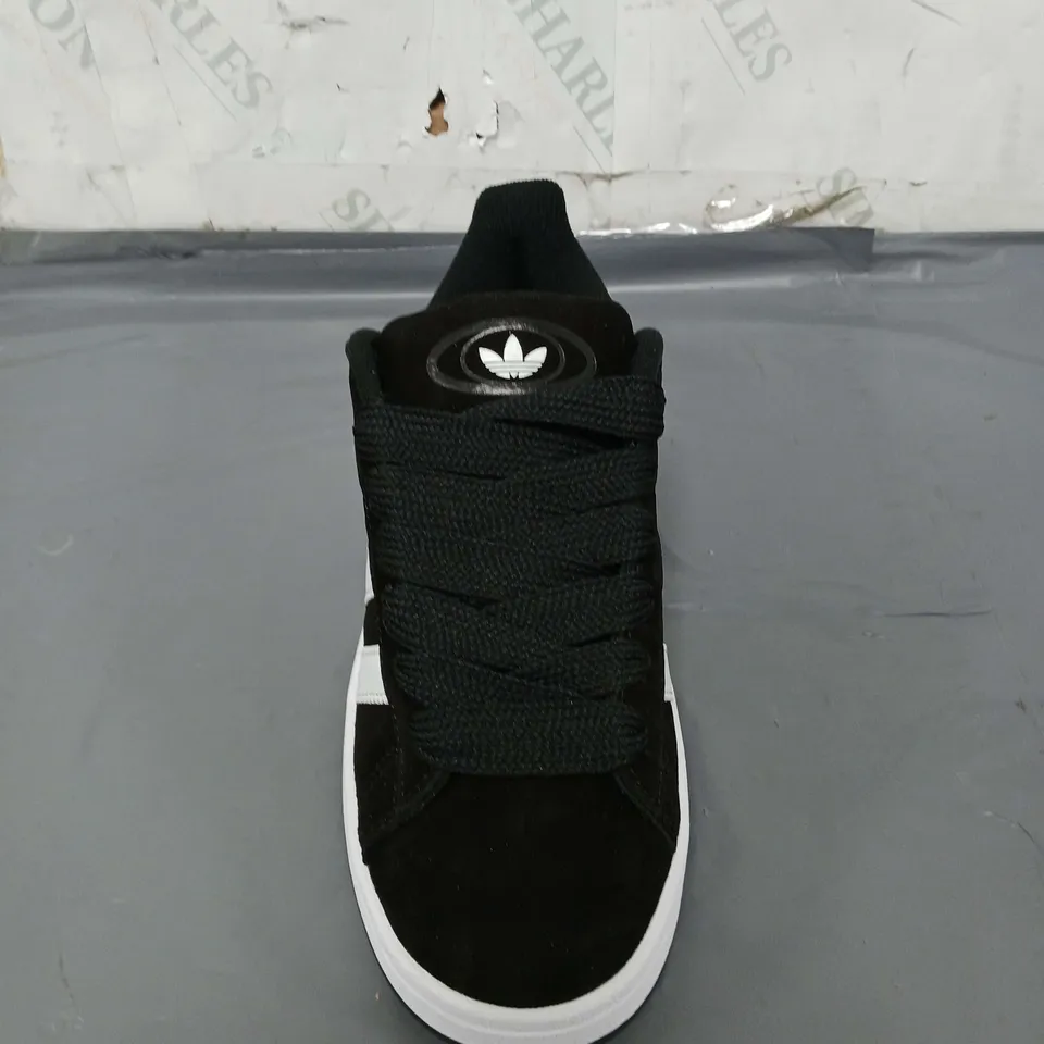 PAIR OF ADIDAS ORIGINALS CAMPUS 00'S TRAINERS SIZE 6