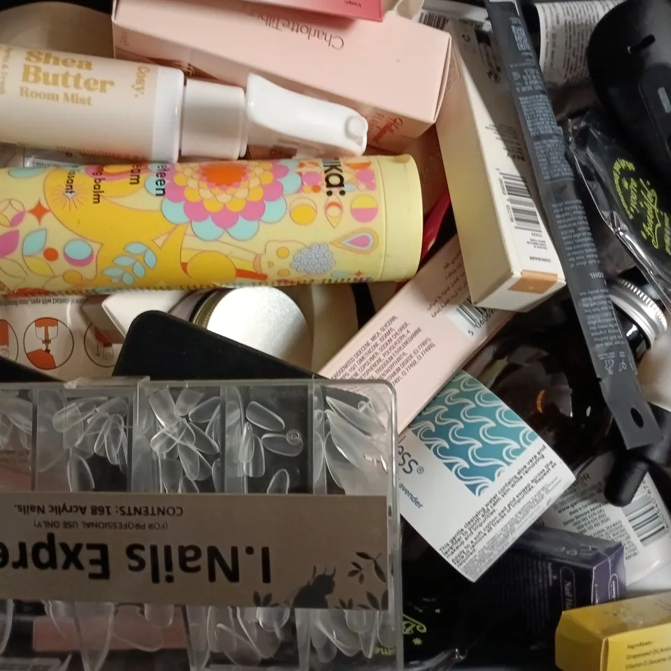 APPROXIMATELY 20 ASSORTED COSMETIC ITEMS TO INCLUDE BARUBT, GLOW HUB, ETC - COLLECTION ONLY